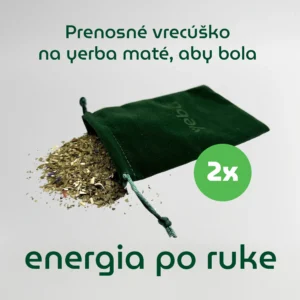 Dve zelené zamatové vrecúška yeba na prenosné dávkovanie yerba maté s vysypanými lístkami a kvetmi nevädze – súčasť yeba DuoBox.
